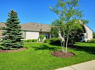 560 S Essington Dr, Round Lake, IL 60073
