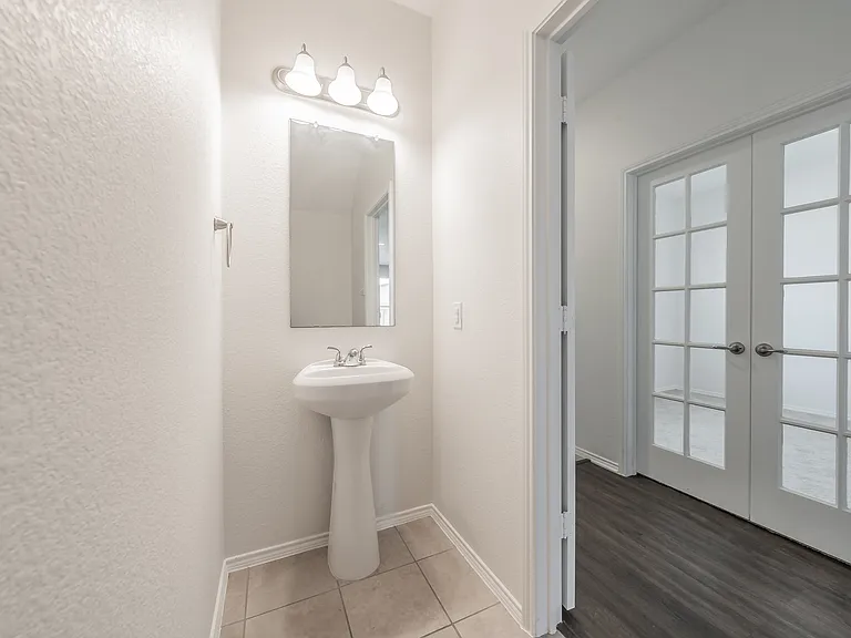 6268 Topsail Dr — Photo 5