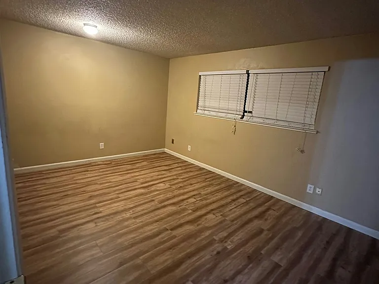 7049 Peachtree Ave — Photo 13