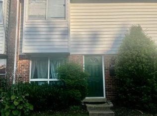 2215 Chamblee Pl, Herndon, VA 20170