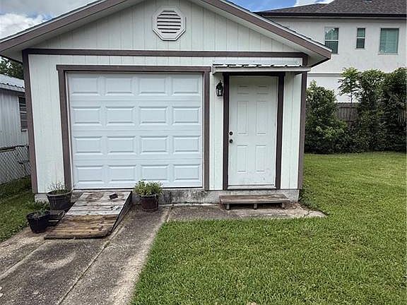 5th image of 1005 Ridgelake Dr