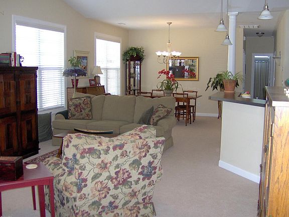 4th image of 507A Village Green