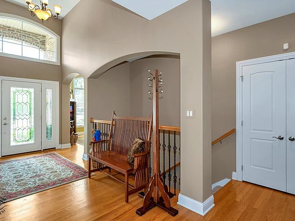 3rd image of 20016 Golden Oak Ln