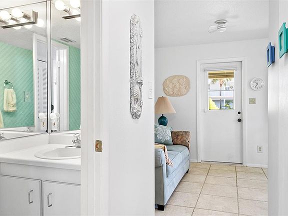 3rd image of 597 Sutton Pl