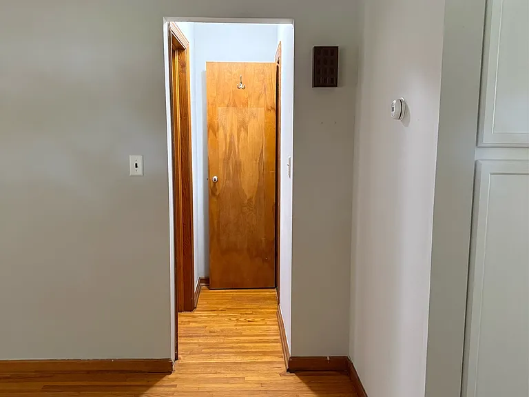 2901 S 5th St — Photo 4