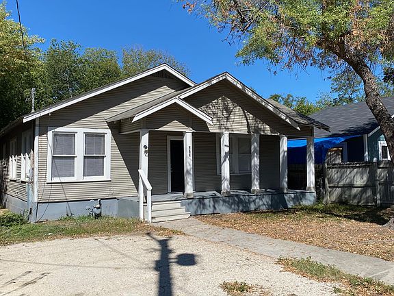 2nd image of 223 Chicago Blvd