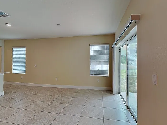 833 Rivers Crossing St — Photo 7