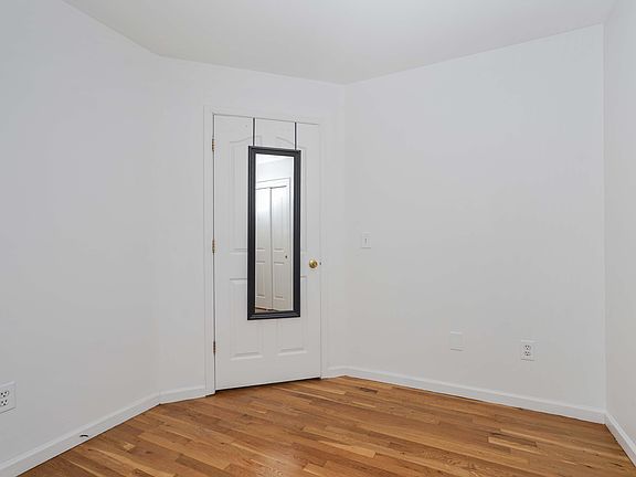4th image of 80D Nautilus St #B