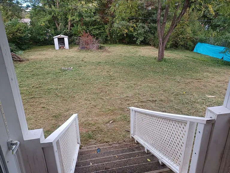 511 Houston St — Photo 2