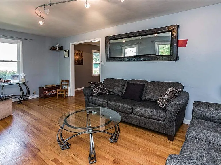 1014 Stanfield St — Photo 11