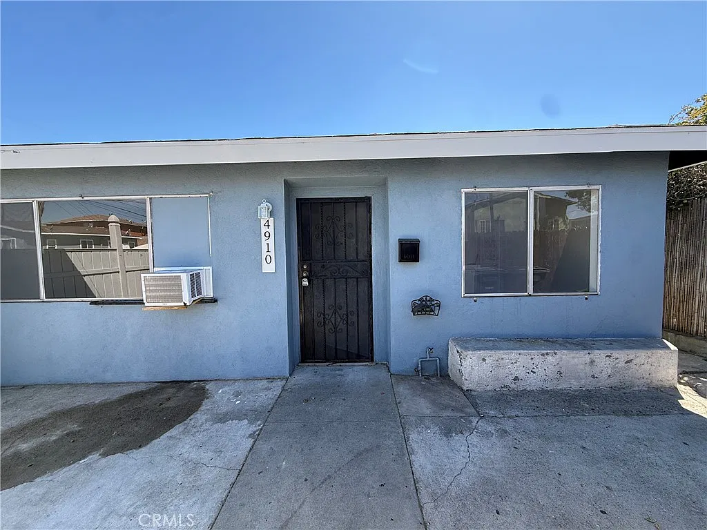 2 bed, 973 sqft, $2,390 — Photo 2