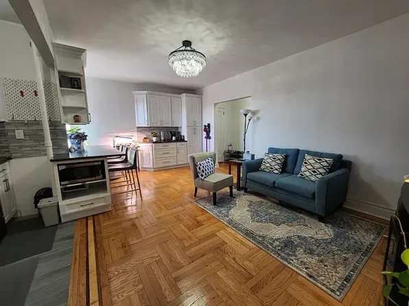 43-15 46th St #F10, Queens, NY 11104