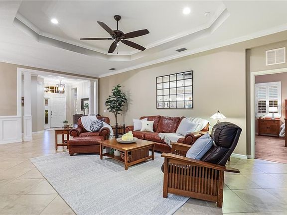 4th image of 4676 Claremont Park Dr