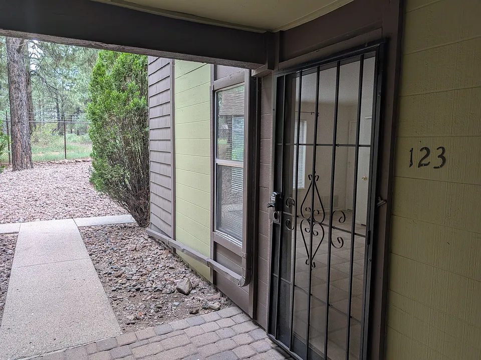 1200 S Riordan Ranch Rd #123