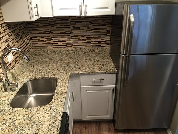5th image of 919 N Boxwood Dr APT 308