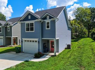 745 Maple Grove St, Maryville, TN 37801