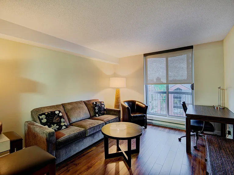 341 Maclaren St — Photo 15