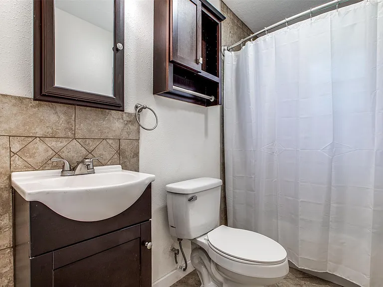 235 Live Oak St — Photo 20