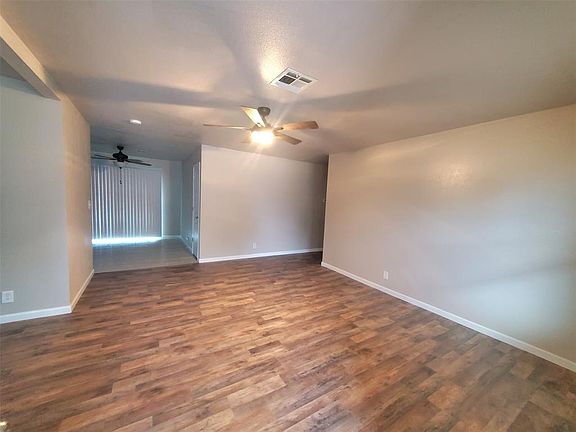 3rd image of 310 Liza Ln