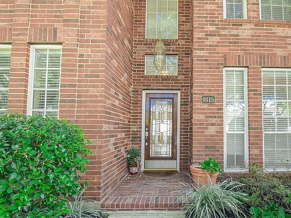 3rd image of 4615 Colony Hills Dr