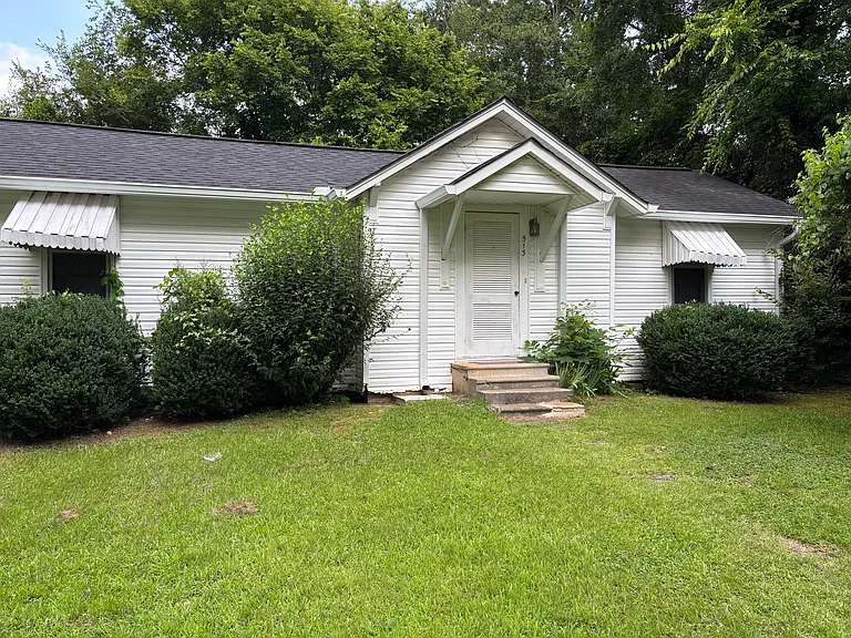 513 Pelham Rd N — Photo 1
