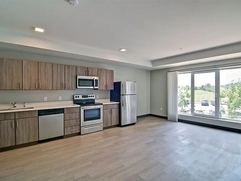 10 North — Photo 21