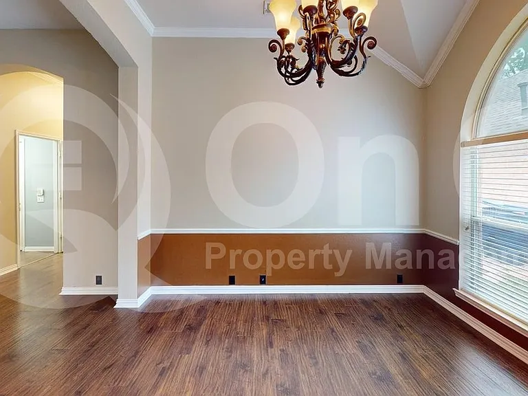 5901 Berkshire Rd — Photo 9