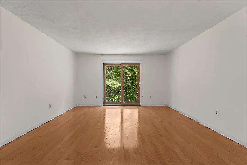 Building Photo - 7 Shadowbrook Ln #34