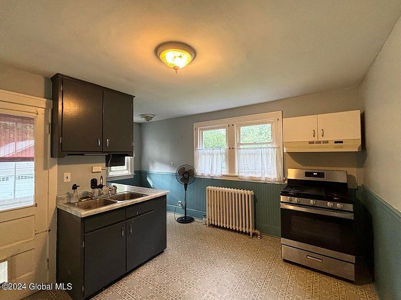 5th image of 24 Willow Street