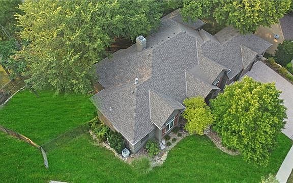 2nd image of 5938 N Chatham Ave