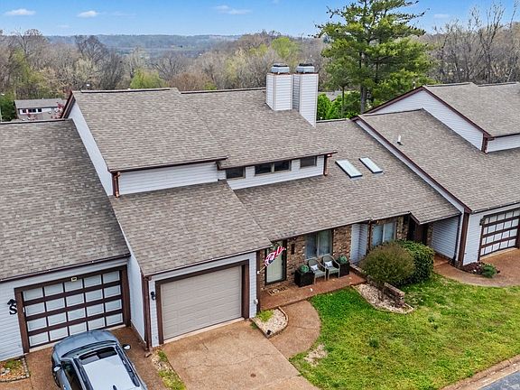 4th image of 407 Country Club Ct