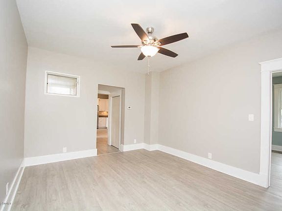 5th image of 653A Lynn St