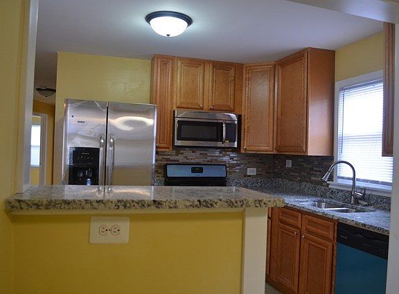 2nd image of 445 Granville Ave