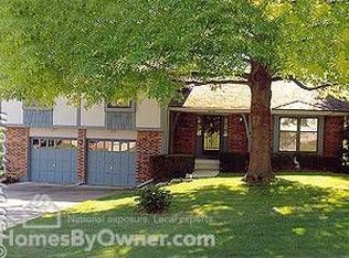 205 NW Redwood Ct, Lees Summit, MO 64064