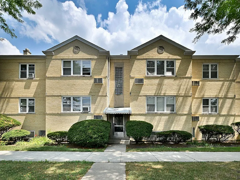 6405 N Oak Park Ave — Photo 1