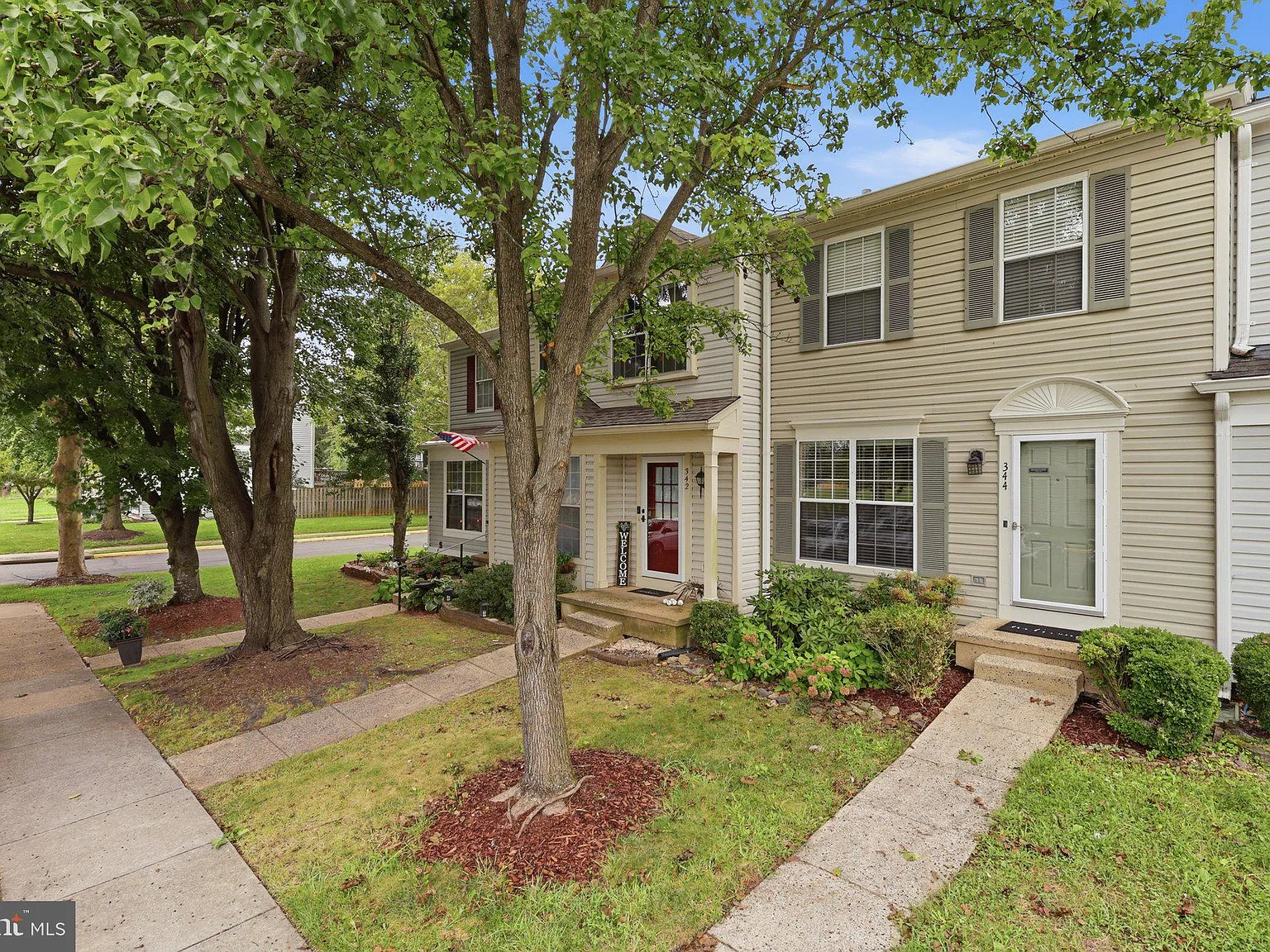 3 bed, 1.5 bath, 1580 sqft, $2,300 — Photo 1