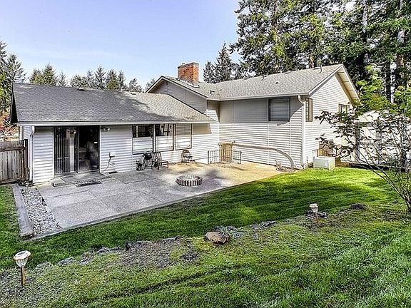 5th image of 4805 93rd Ave W