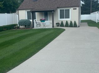 2465 Eastern Ave, Rochester Hills, MI 48307