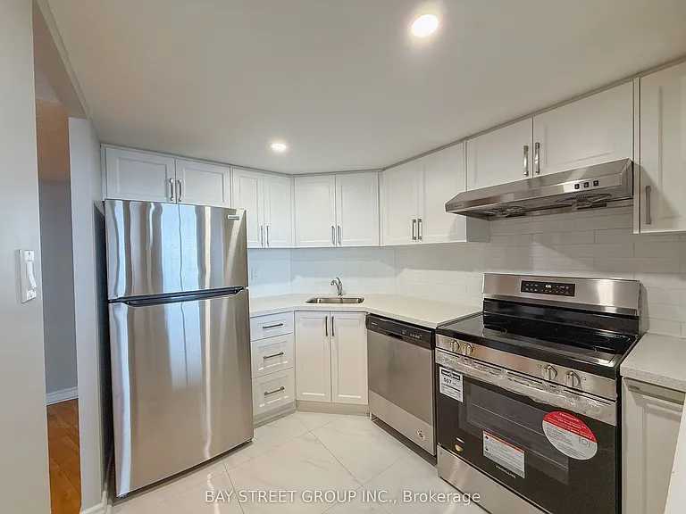 150 Alton Towers Cir #1007 — Photo 2