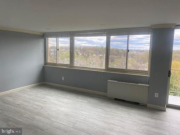 4th image of 4520 King St APT 807