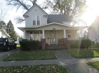 806 9th St, Sheldon, IA 51201