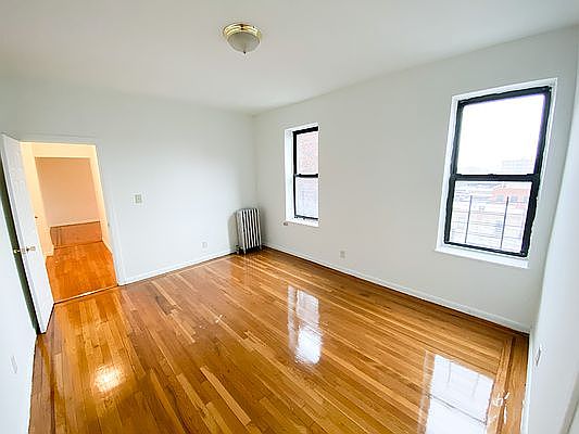 4th image of 3204 Holland Ave #5W
