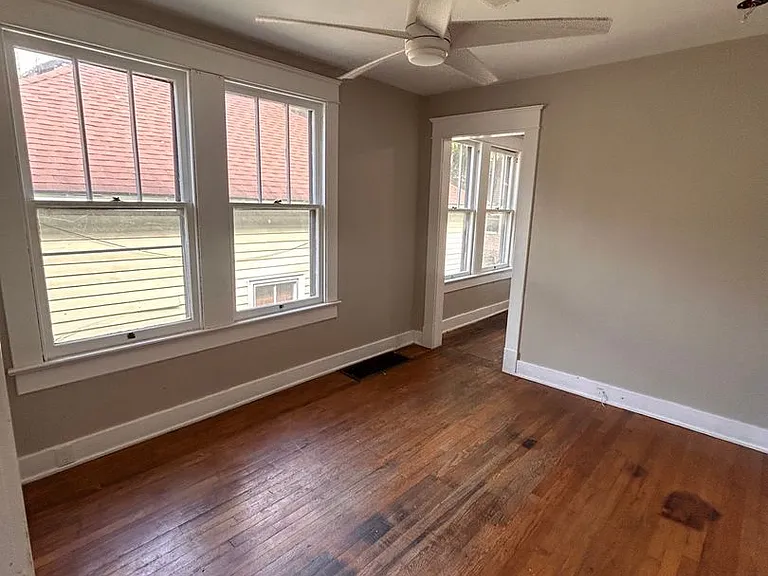 605 Gill Ave — Photo 6