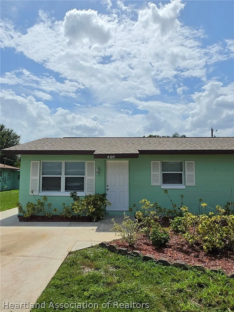 2 bed, 1.0 bath, 676 sqft, $1,150 — Photo 1
