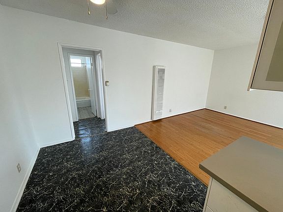 5th image of 2122 Ocean Park Blvd APT 14