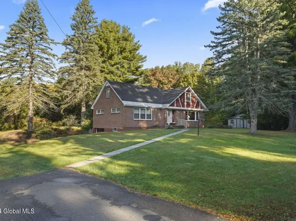 1079 Winne Road, Niskayuna, NY 12309