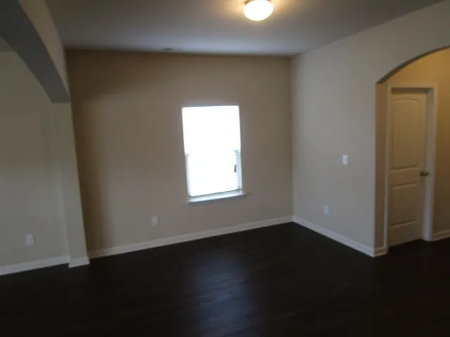 4 bed, 2.5 bath, 2020 sqft, $2,285 — Photo 3