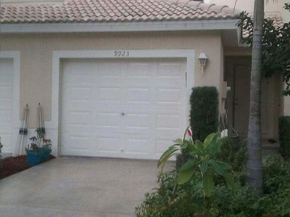 1st image of 9923 Porta Leona Ln