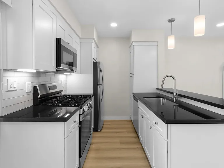 2823 S Corning St #4 — Photo 14