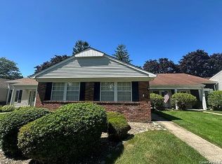 6 Cobblestone Way, Mount Sinai, NY 11766